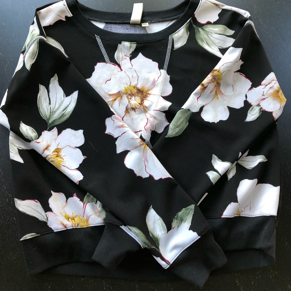 Alison Joy (Evereve) black floral sweatshirt - XS